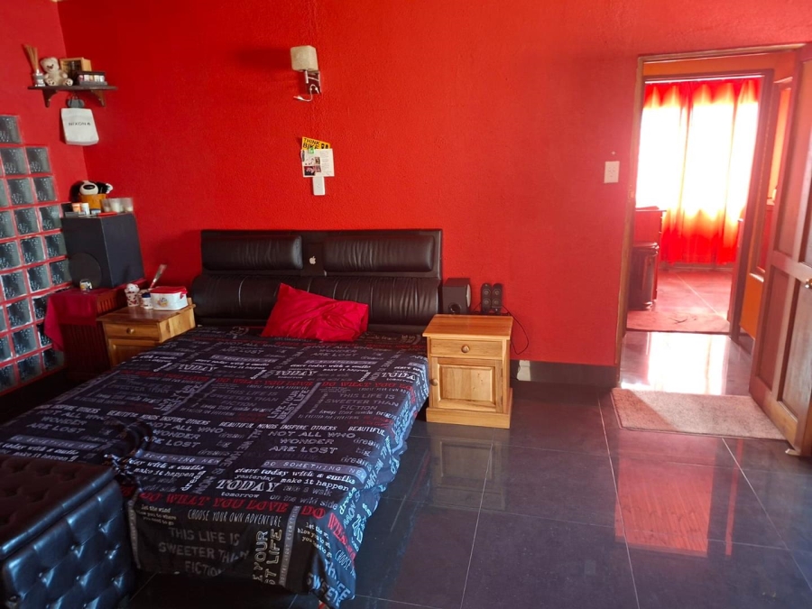5 Bedroom Property for Sale in Protea Heights Western Cape